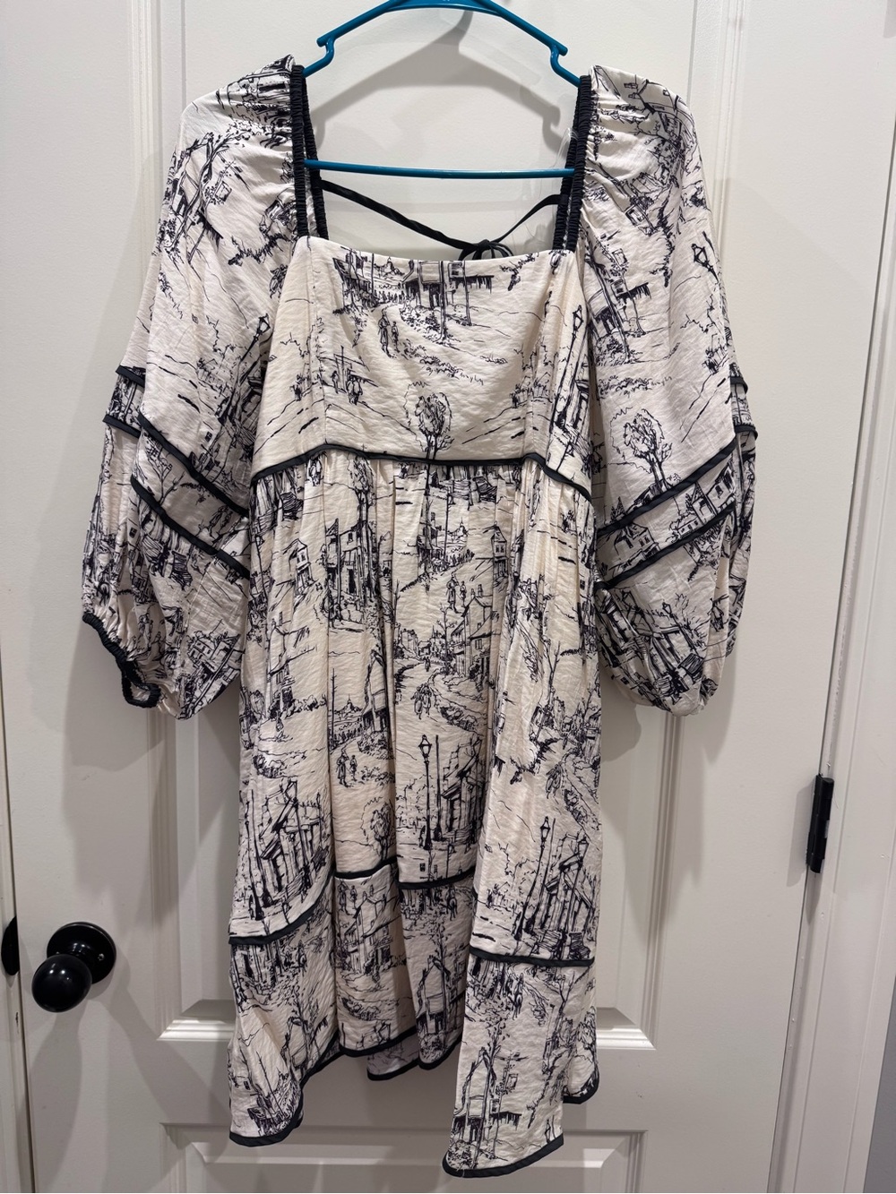 entro Black and Cream Scenic Print Babydoll Dress